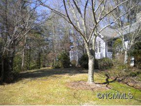 82 White Thorn Drive - Photo 13