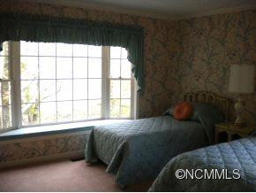 82 White Thorn Drive - Photo 15
