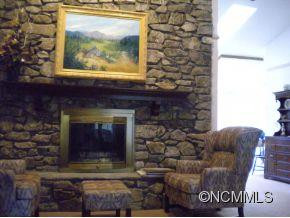82 White Thorn Drive - Photo 7