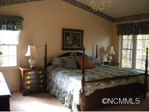 82 White Thorn Drive - Photo 8