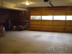 82 White Thorn Drive - Photo 10