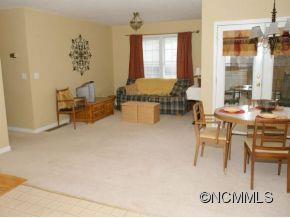 42 LAMB AVENUE - Photo 4