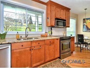 207 HAWTHORN DRIVE - Photo 5