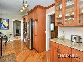 207 HAWTHORN DRIVE - Photo 6