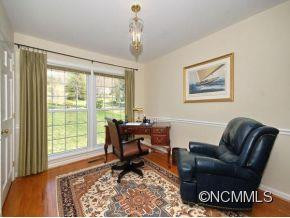 207 HAWTHORN DRIVE - Photo 10
