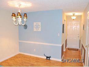 1303 Abbey Circle - Photo 7