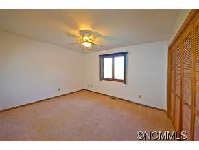 44 Hillside Dr. E - Photo 12