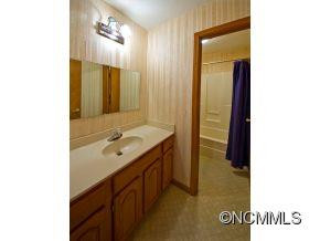 44 Hillside Dr. E - Photo 13