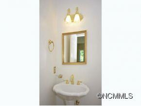 212 GREENLEAF DRIVE - Photo 11