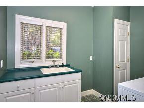 212 GREENLEAF DRIVE - Photo 12