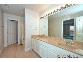 212 GREENLEAF DRIVE - Photo 17