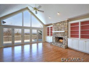 212 GREENLEAF DRIVE - Photo 4
