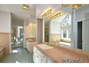 212 GREENLEAF DRIVE - Photo 10