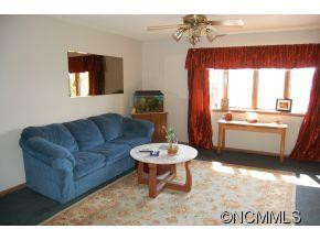 156 Deer Run - Photo 3