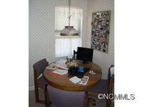 403 Abbey Circle - Photo 4