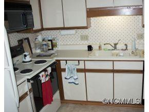 403 Abbey Circle - Photo 5