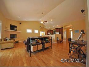 619 FERNCLIFF LN - Photo 8