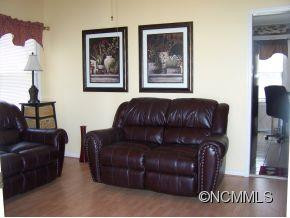 111 Ridgewood - Photo 3