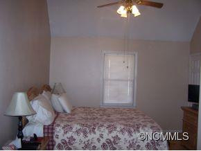 111 Ridgewood - Photo 7