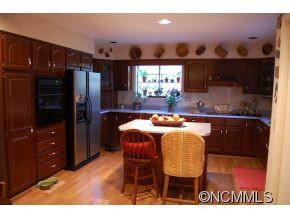 710 Heatherwood Drive - Photo 2