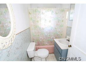 2166 Lake Logan Road - Photo 18