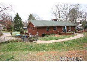 22 Oakwilde - Photo 2