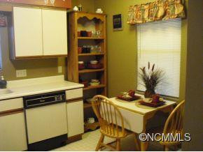 806 Abbey Circle - Photo 7