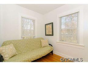 14 Roosevelt Street - Photo 20