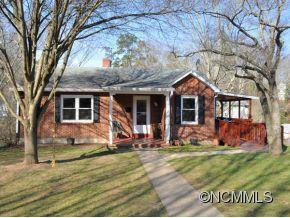 27 Meadowbrook Ave