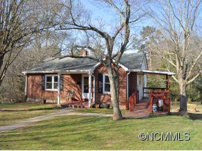 27 Meadowbrook Ave - Photo 2