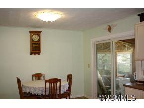 122 Robinson Road - Photo 10