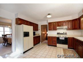 523 Rose Hill Road - Photo 7