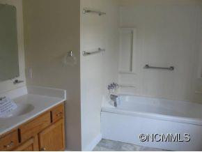30 CLARENDON AVENUE - Photo 6