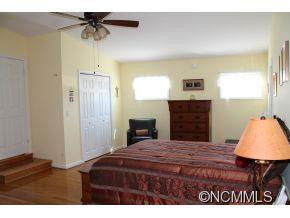 14 Green Valley Road - Photo 13