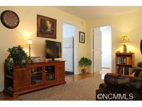 14 Green Valley Road - Photo 3