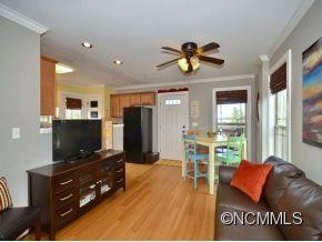 9 ANNIE STREET - Photo 2