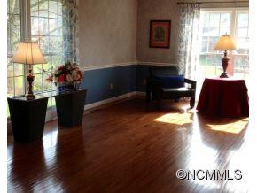 209 Hawthorn Drive - Photo 14