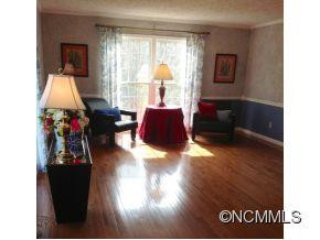 209 Hawthorn Drive - Photo 15