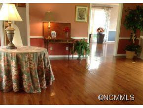 209 Hawthorn Drive - Photo 6