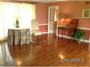209 Hawthorn Drive - Photo 7
