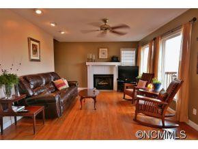 24 Jupiter Heights - Photo 3