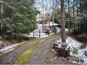 195 HIGGINS LANE - Photo 2