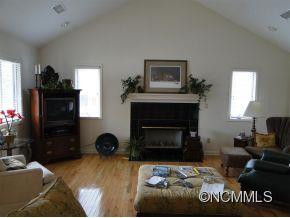 318 Robertson Street - Photo 6