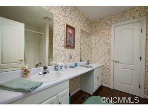 309 Vanderbilt - Photo 17