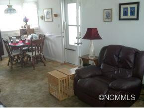 198 SHELTON ST. - Photo 6