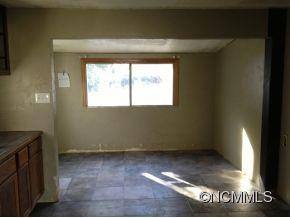233 Pinnacle Drive - Photo 3