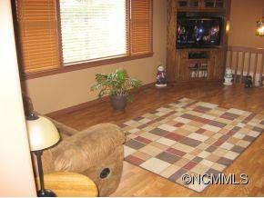 135 MOUNTAINEER DRIVE - Photo 8