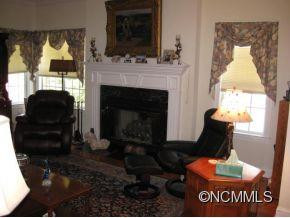 621 Carriage Commons Drive - Photo 2