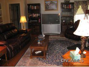 621 Carriage Commons Drive - Photo 3