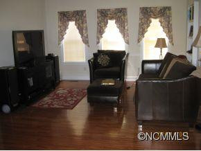 621 Carriage Commons Drive - Photo 6